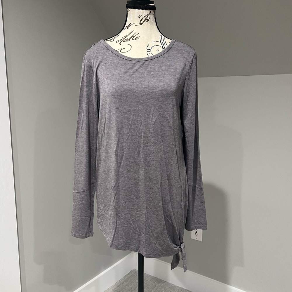 NWOT PRANA OLSON TOP SIZE MEDIUM IN GRAY.